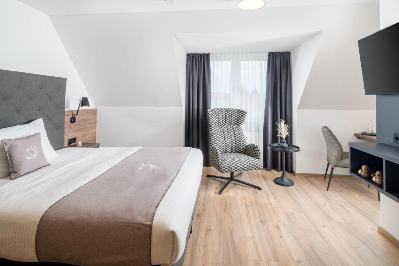 Landhotel Sonne 노이엔데텔사우 외부 사진