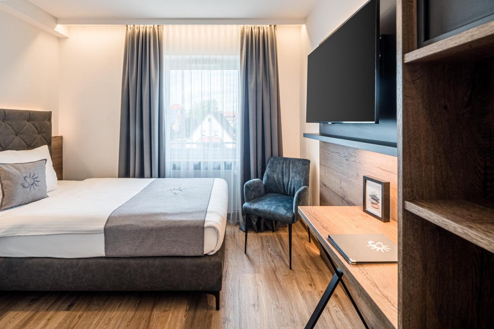 Landhotel Sonne 노이엔데텔사우 외부 사진