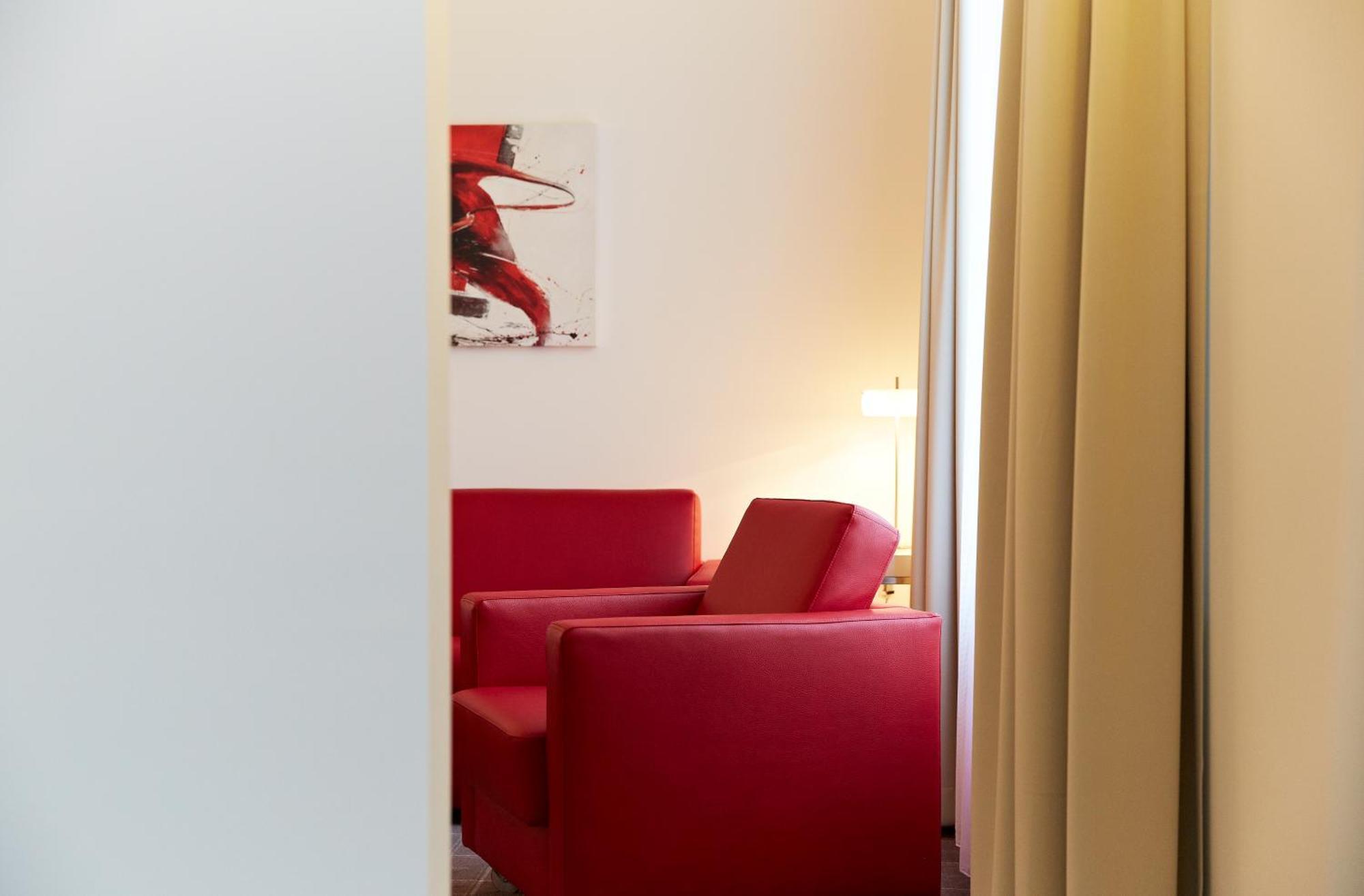 Landhotel Sonne 노이엔데텔사우 외부 사진