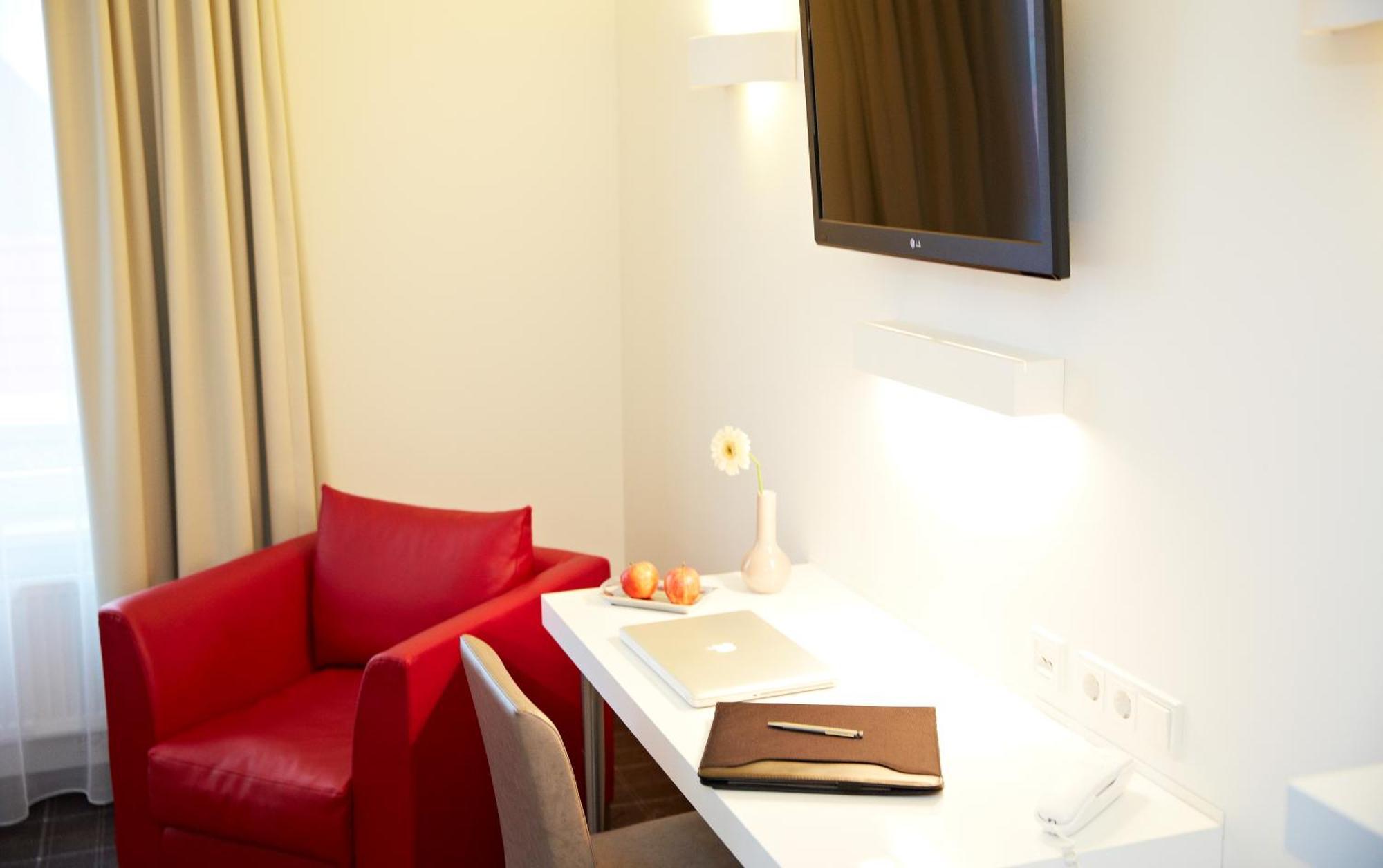 Landhotel Sonne 노이엔데텔사우 외부 사진
