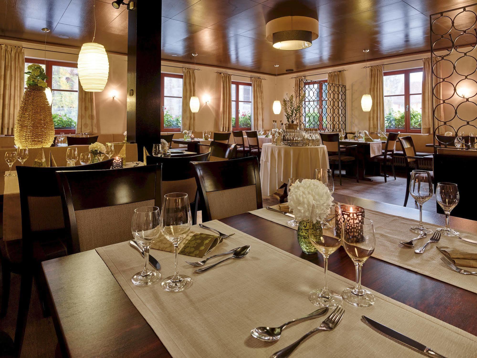 Landhotel Sonne 노이엔데텔사우 외부 사진