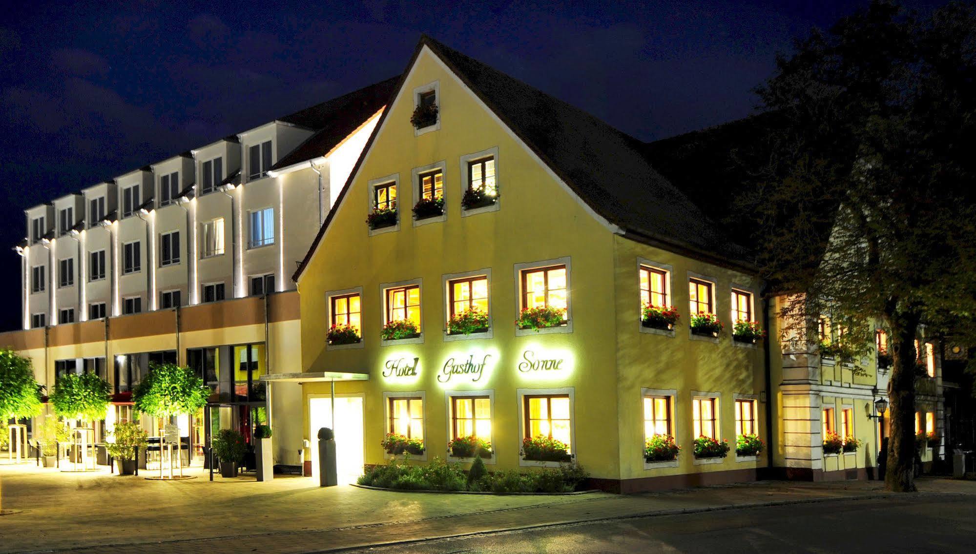 Landhotel Sonne 노이엔데텔사우 외부 사진
